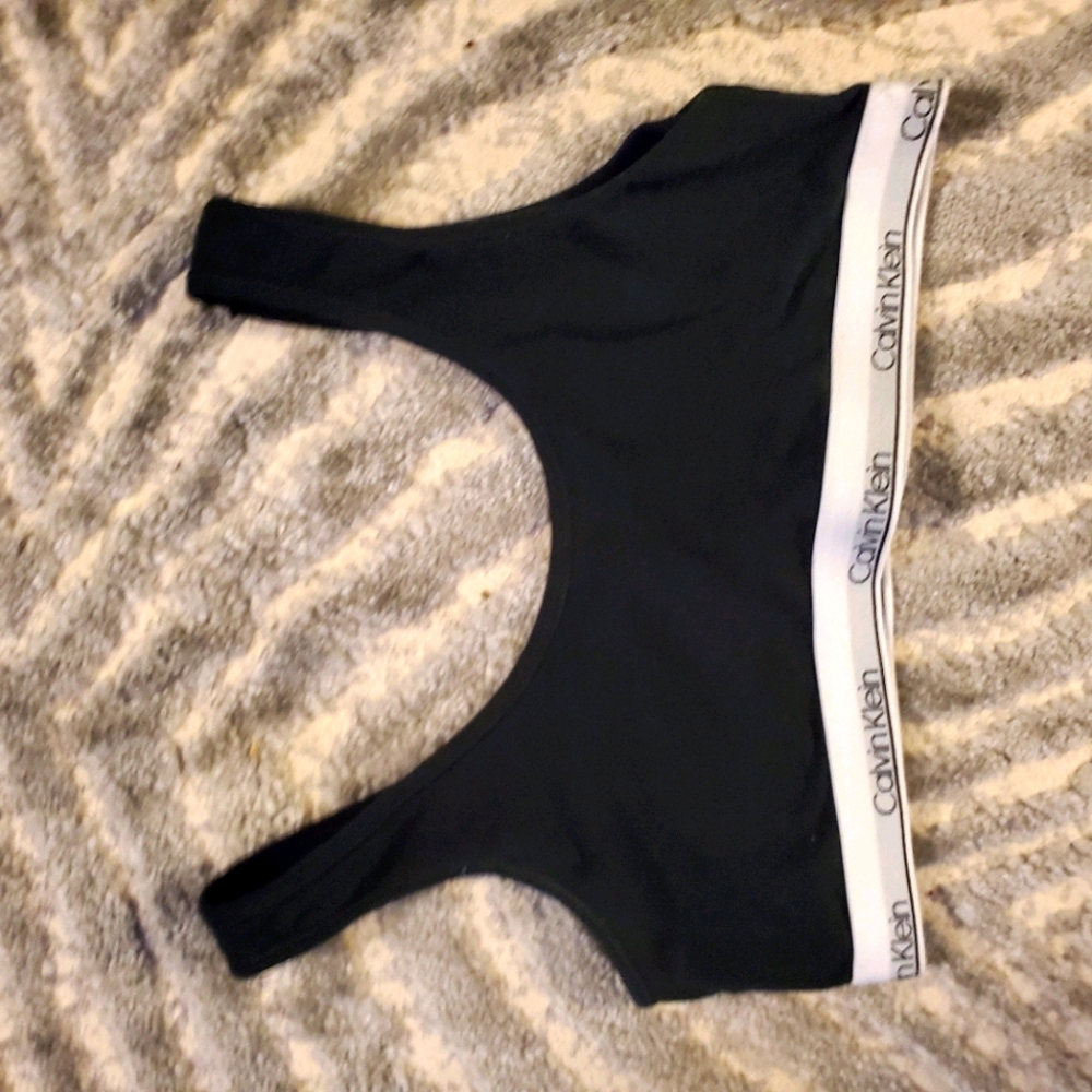 Calvin Klien kids sports bra size xl